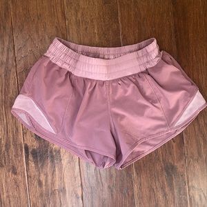 Lululemon Hotty Hot High-Rise Lined Short 2.5"